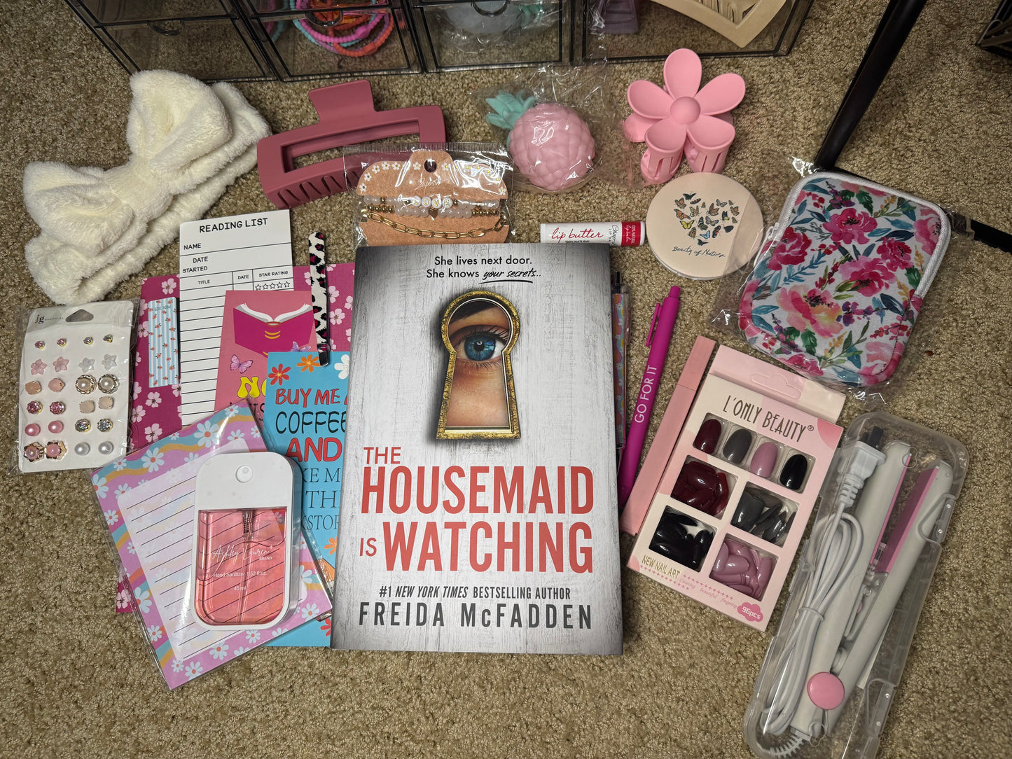 Blind Date With A Book + 20 Piece Mystery Bundle